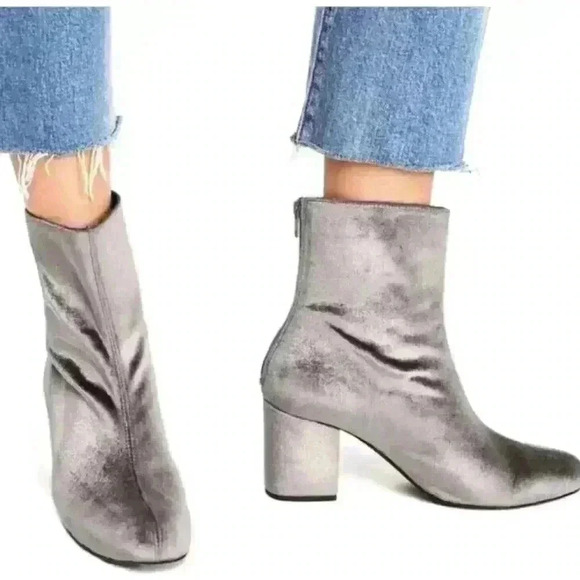 FREE PEOPLE GRAY VELVET 3" STACKED HEEL ANKLE BOOTS EU 41, US 10.5 - Picture 2 of 12